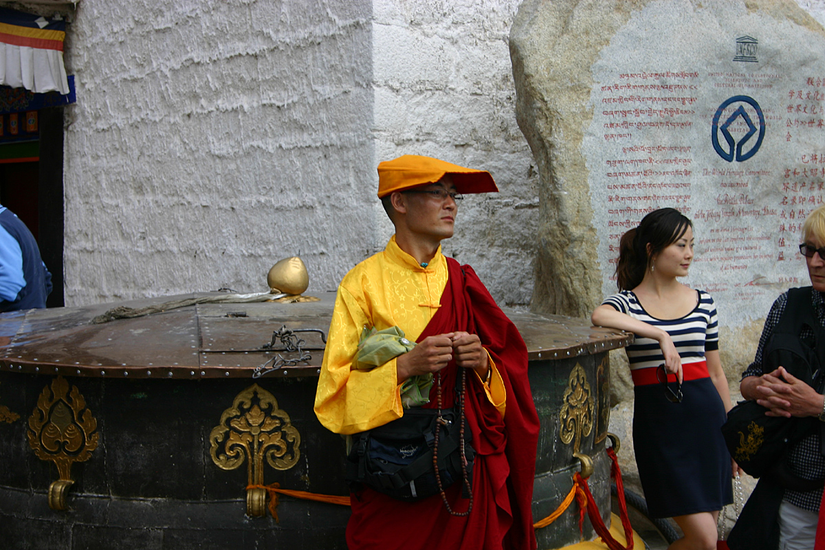 Vor dem Jokhang Kloster, Lhasa