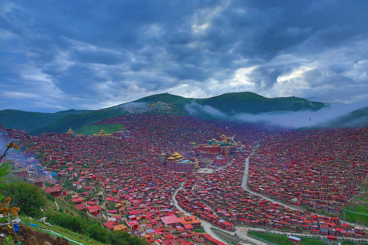 Panorama von Larung Gar
