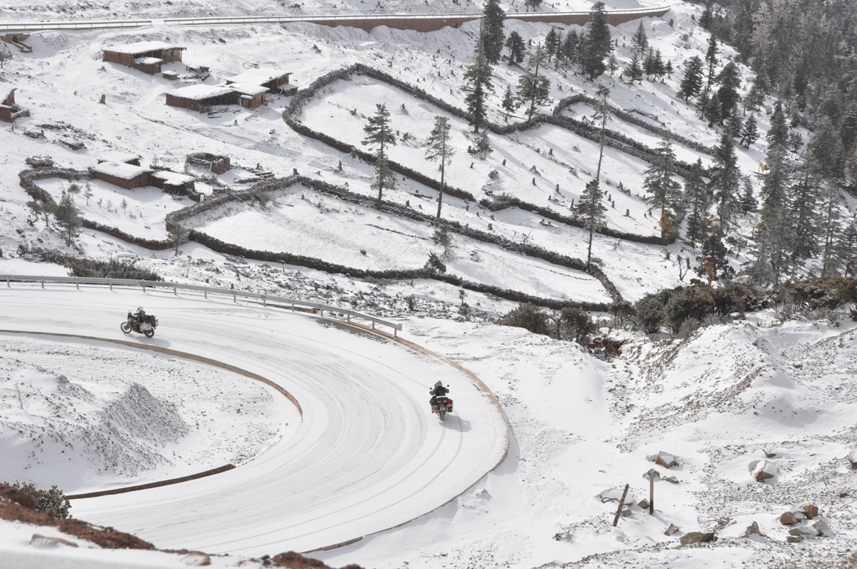 Motorradfahrt auf der Stasse Tibet - Yunnan